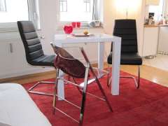 Moderne Essecke mit Freischwin